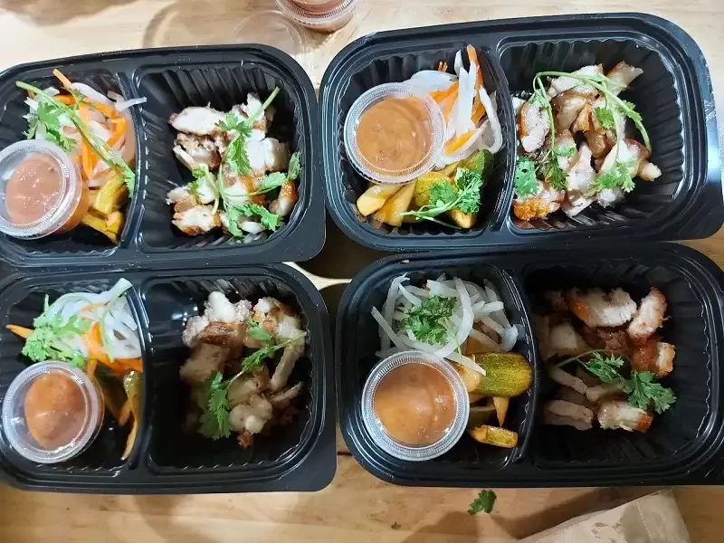 Cơm văn phòng 3 tại chỗ Grab car
