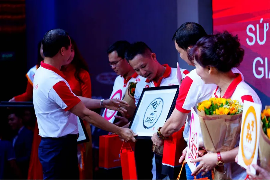 Tiệc tất niên tại văn phòng