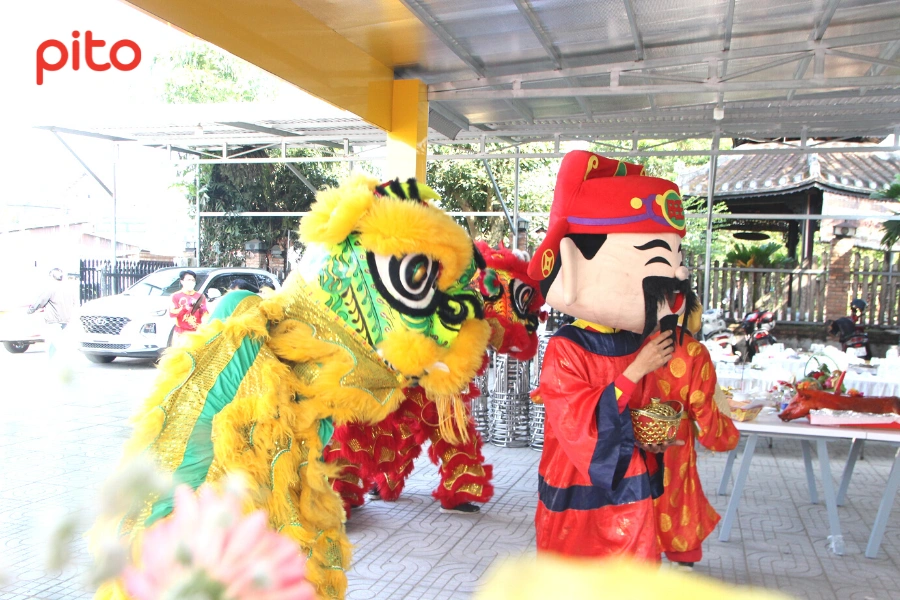 Cúng khai trương