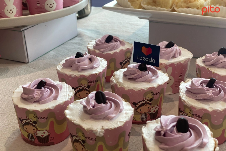 Quà 8/3 bánh cupcake PITO
