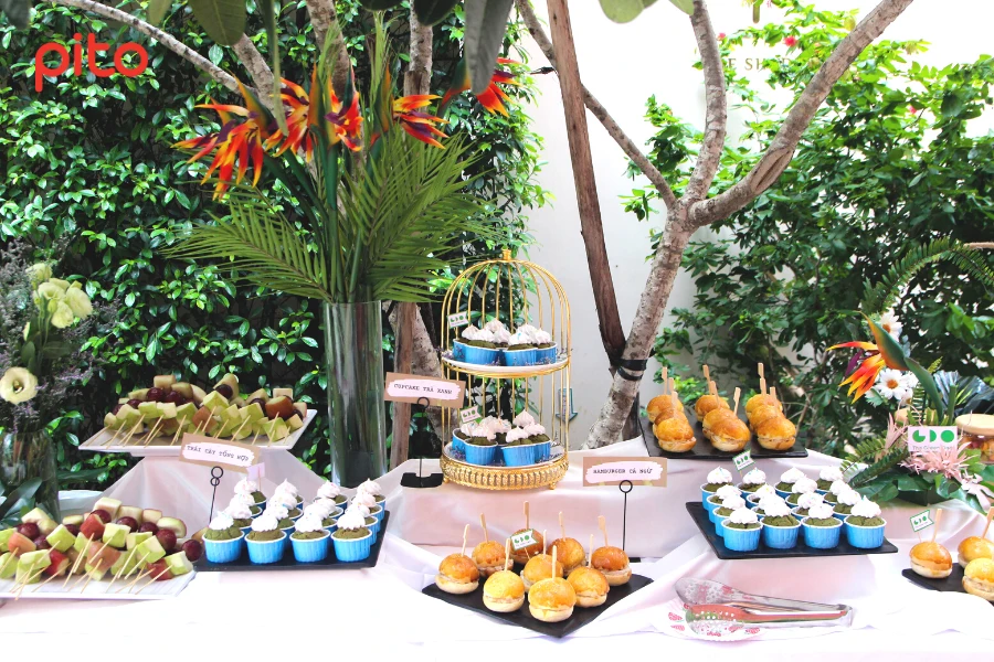 Bàn tiệc Tea break xanh mát