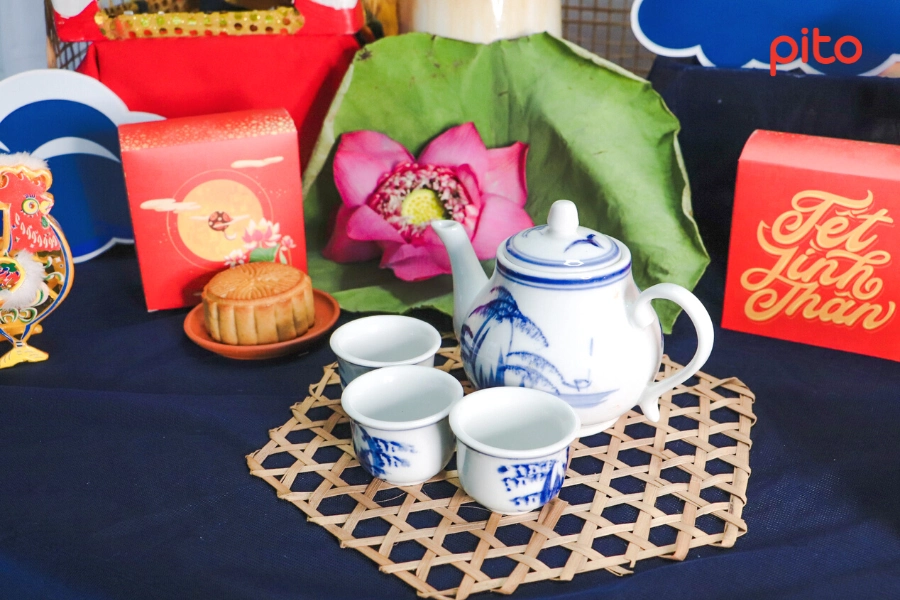 Bình trà Trung thu