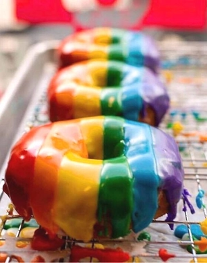 Bánh Donut lục sắc
