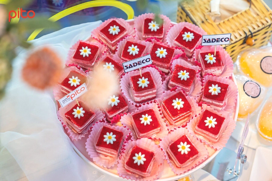 Bánh Tea break mousse dâu tây