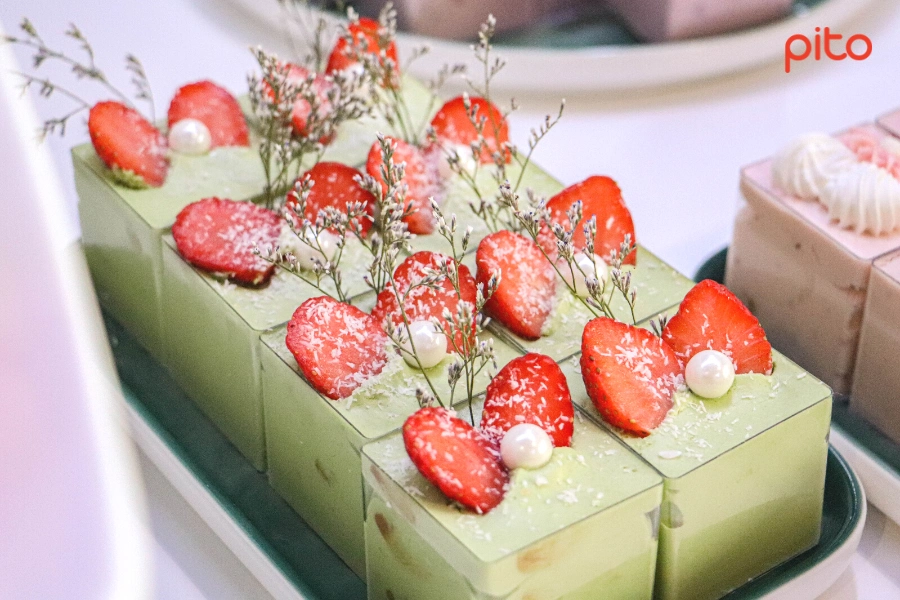 Bánh mousse dâu tây PITO
