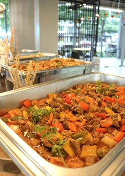 Món ăn tại tiệc Buffet Amazon