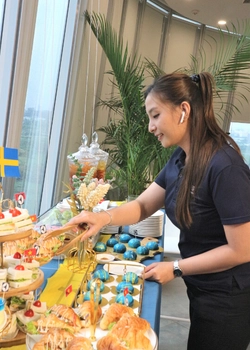 Nhân viên Electrolux chọn bánh Tea break