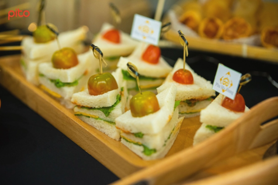 Sandwich cá ngừ Finger Food