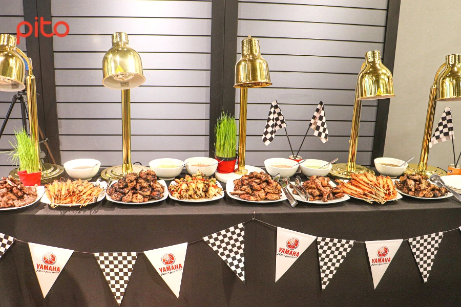 Tiec-Buffet-tai-Le-hoi-xe-mo-to-the-thao-Yamaha Tiệc Buffet tại Lễ hội xe mô tô thể thao Yamaha