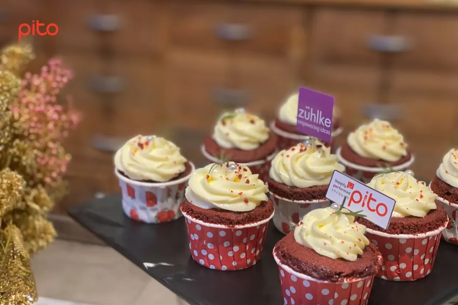 Bánh cupcake đỏ