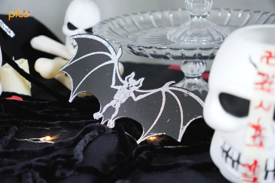 Con nhện trang trí Halloween