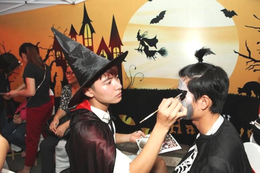 Hoá trang Halloween