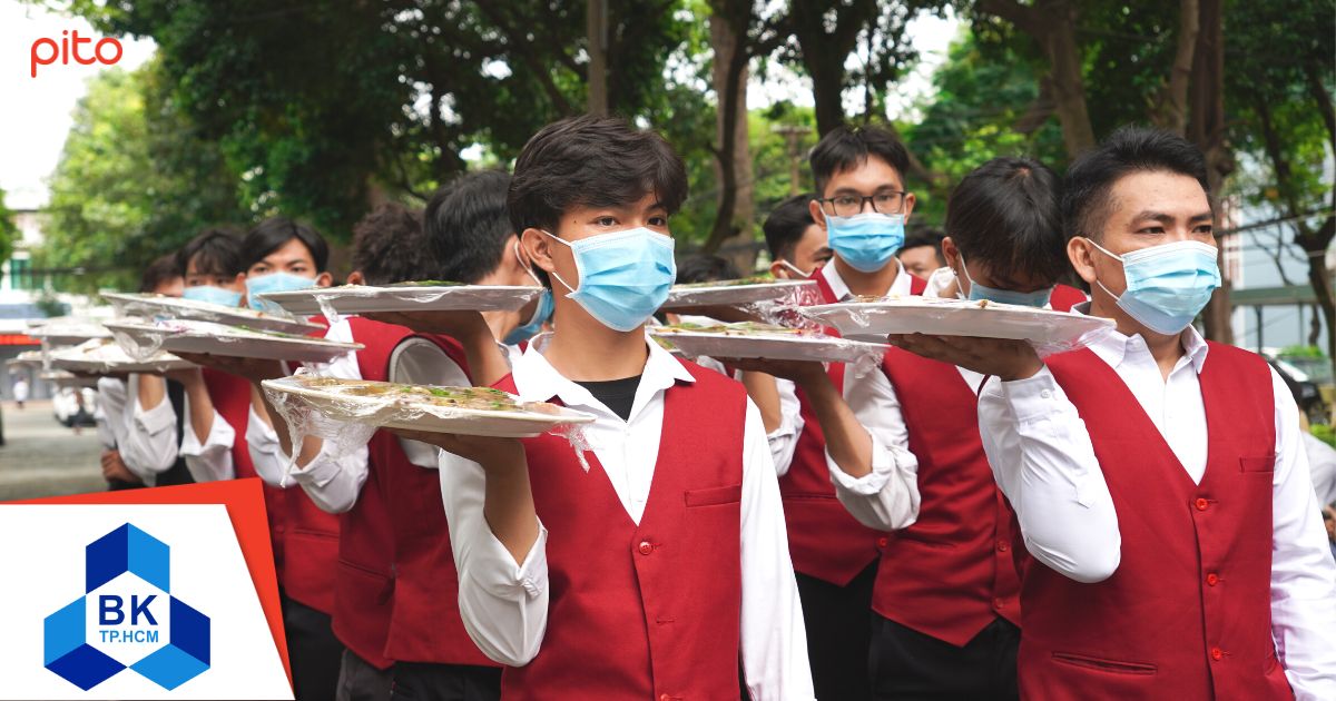Tiệc bàn tại trường ĐH Bách khoa