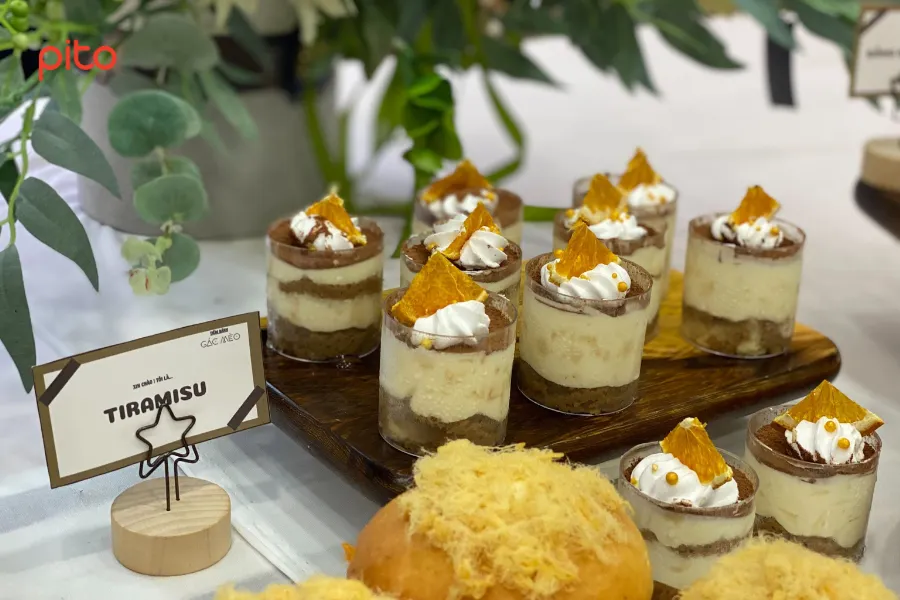 Tiramisu cake