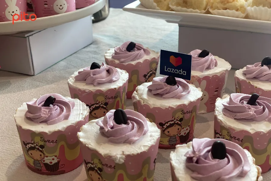 Bánh cupcake Giáng sinh PITO