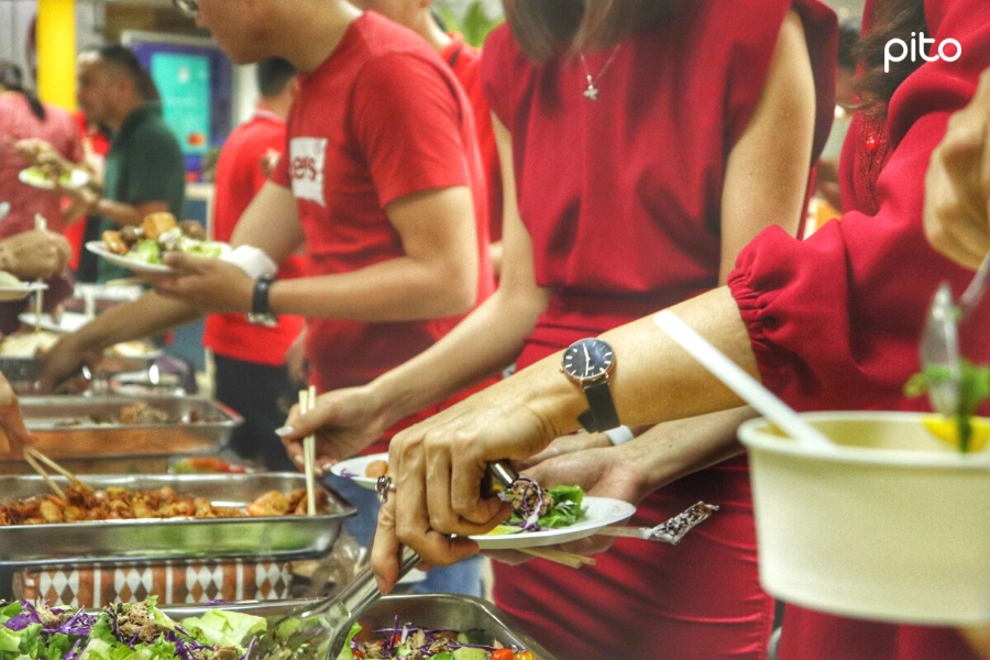 Nhân viên VIB thưởng thức tiệc Giáng sinh