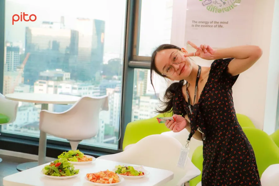 Nhân viên nữ Deloitte