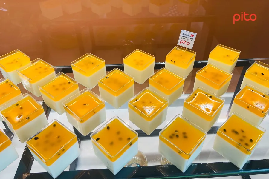 Panna cotta cake
