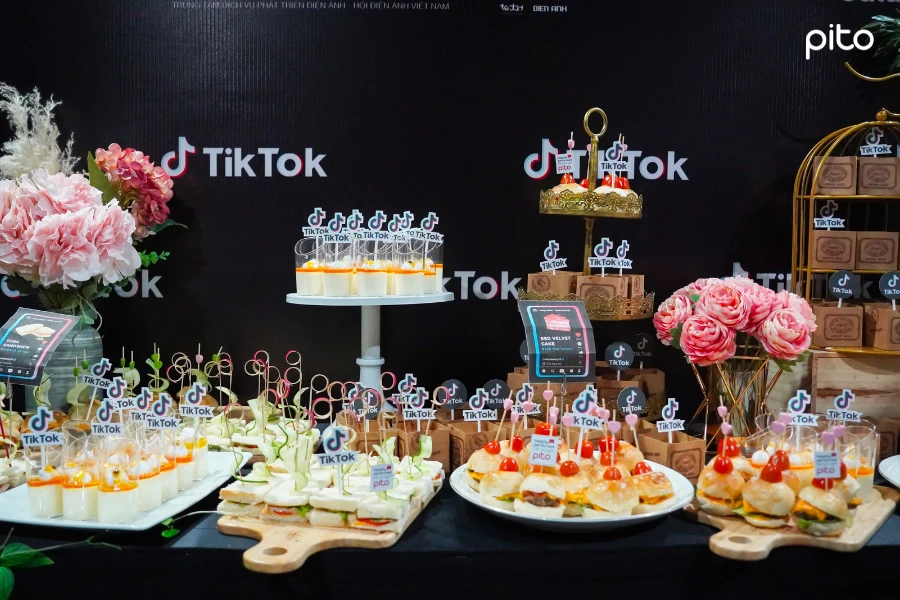 Bàn tiệc Tea Break TikTok PITO