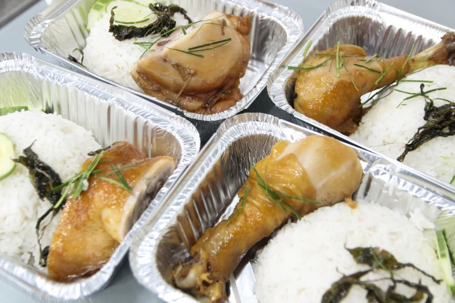 Các phần ăn gửi đến các bác sĩ chống dịch PITO