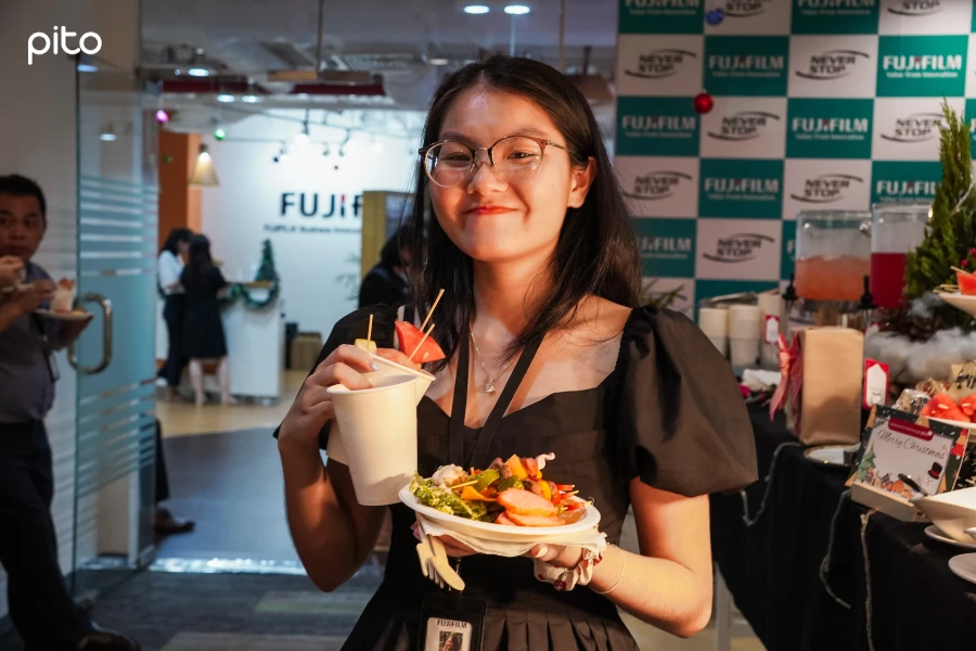 Đồng nghiệp nữ Fujifilm PITO