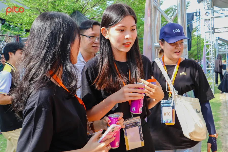 Hai bạn nữ nhân viên VNG PITO