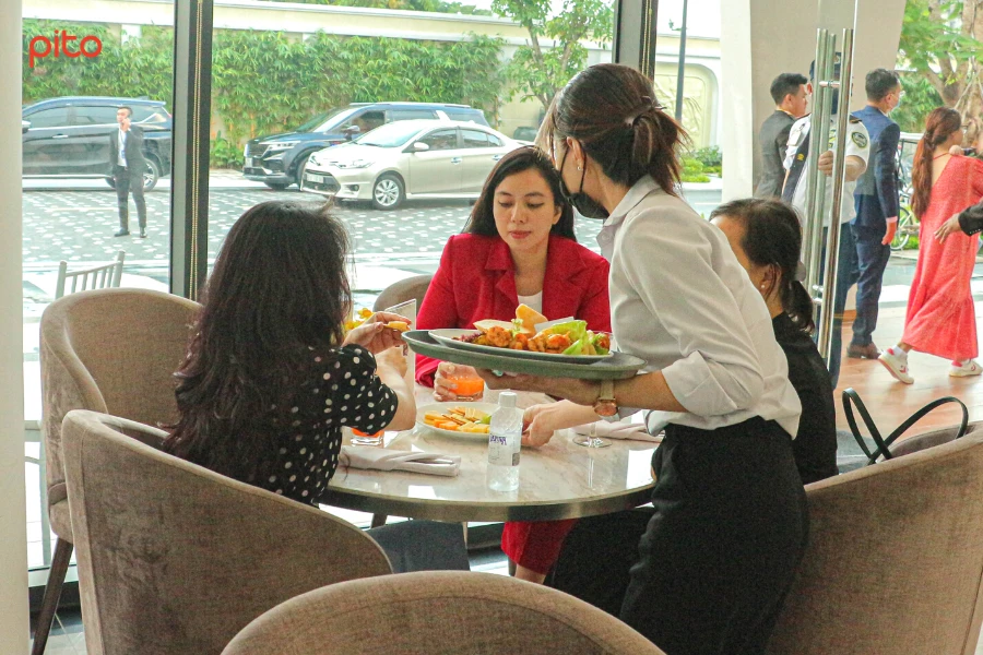 Khach-du-tiec-bds-khang-dien-PITO Khách dự tiệc BDS Khang Điền PITO