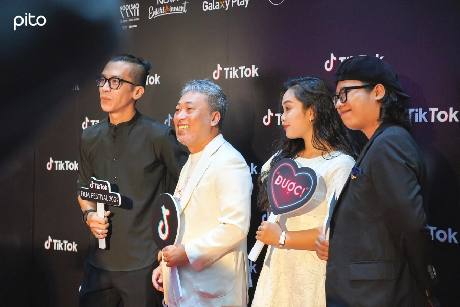 Nghệ sĩ chụp ảnh tại sự kiện Tiktok