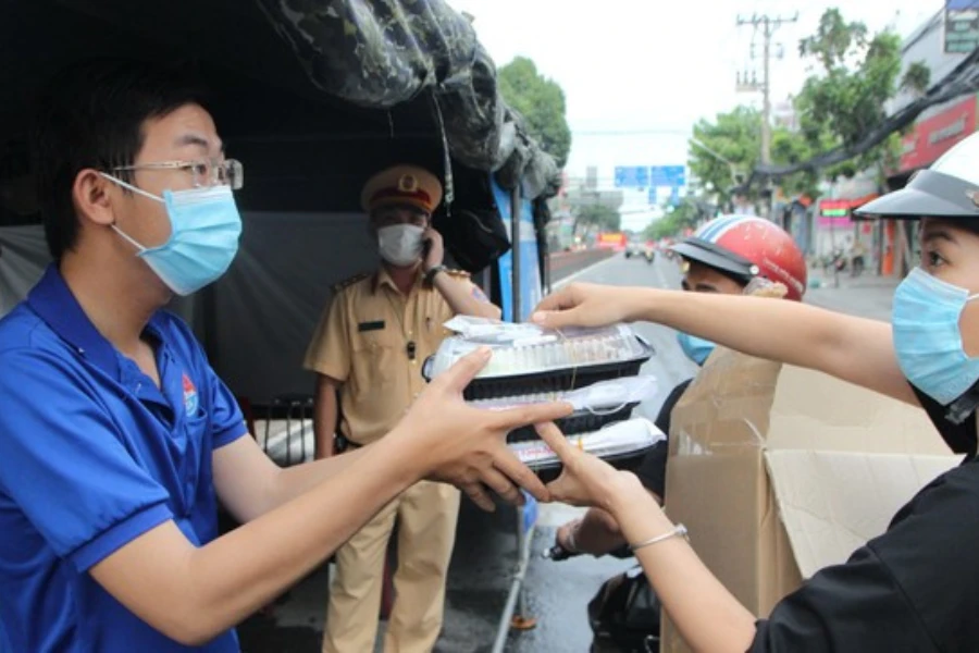 Nhung-phan-an-tiep-suc-gui-den-cac-bac-si-PITO Những phần ăn tiếp sức gửi đến các bác sĩ PITO
