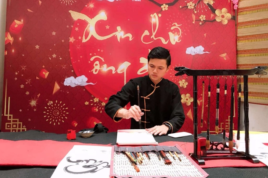 Ông đồ cho chữ