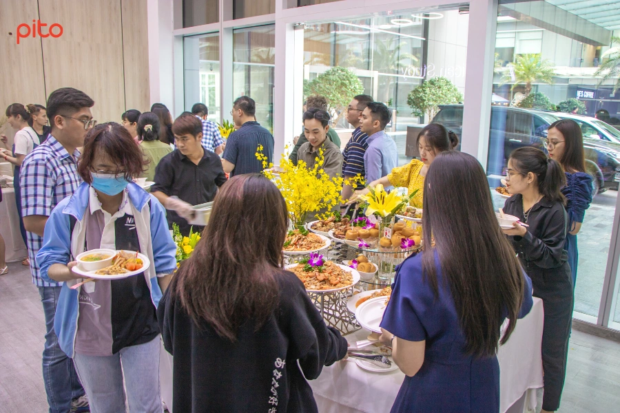 Tiec-tan-nien-tai-van-phong Tiệc tân niên tại văn phòng