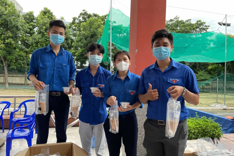Tinh-nguyen-vien-PITO Tình nguyện viên PITO