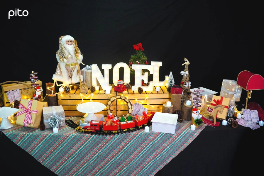 Trang trí Giáng sinh theo phong cách bưu điện Santa