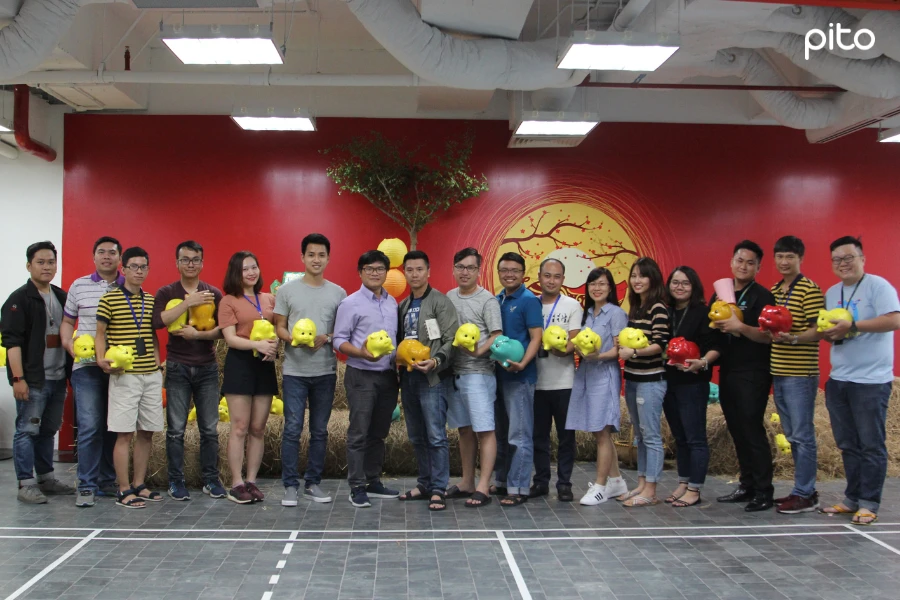 Trao tặng heo đất PITO