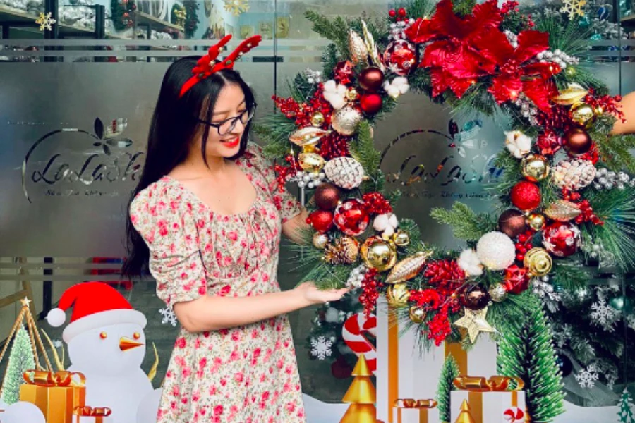Vong-nguyet-que-trang-tri-cong-ty-PITO Vòng nguyệt quế trang trí công ty PITO