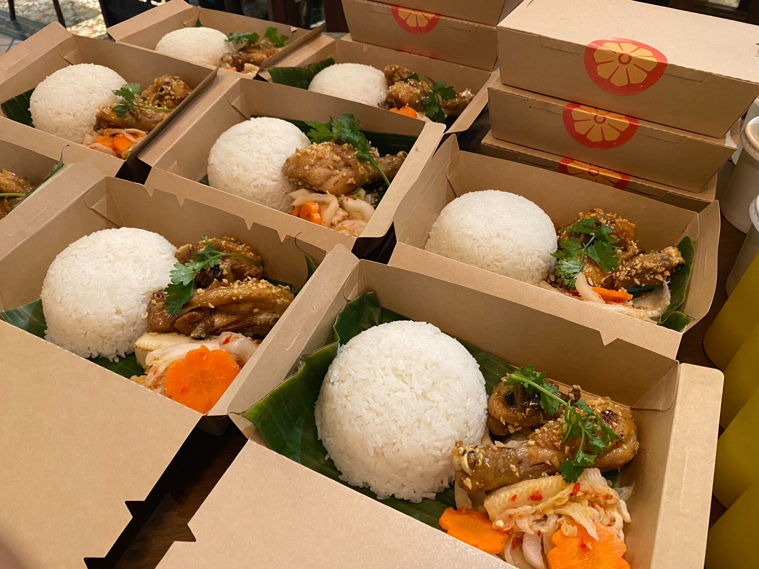 dat-thuc-an-van-phong