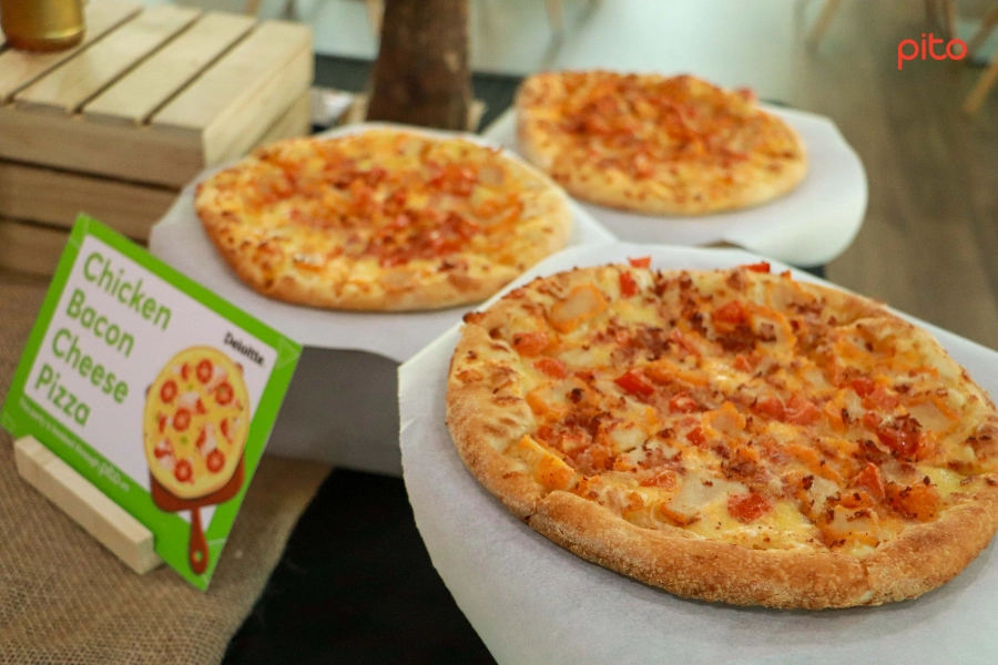 Bánh pizza ăn xế
