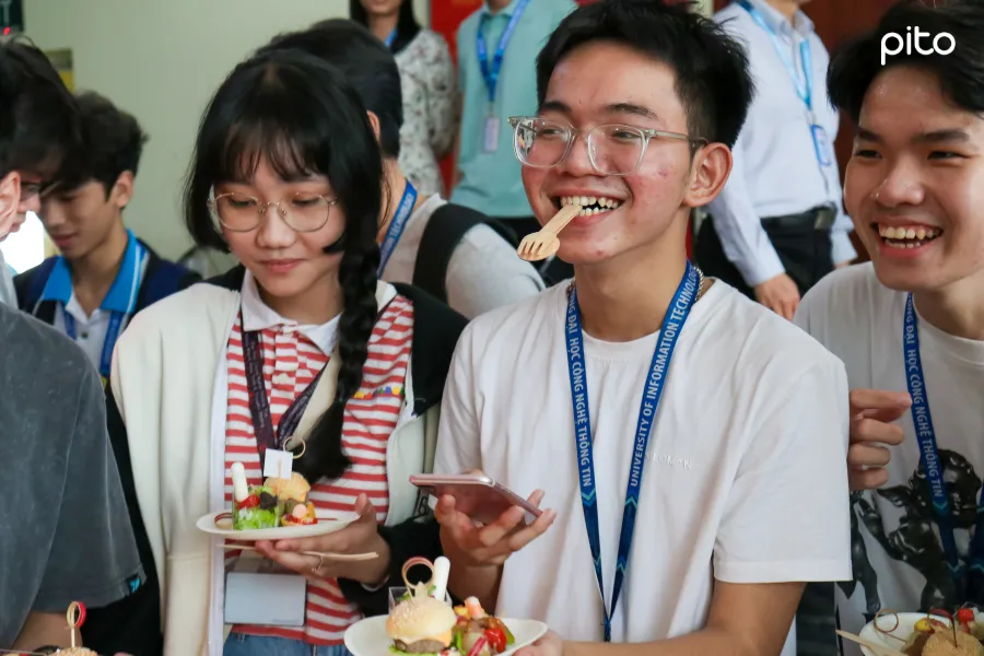 Các bạn sinh viên UIT PITO