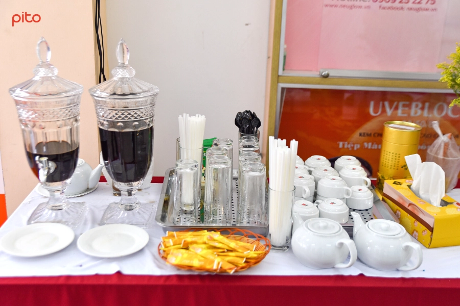 Bàn trà nước trong tiệc Tea Break - PITO