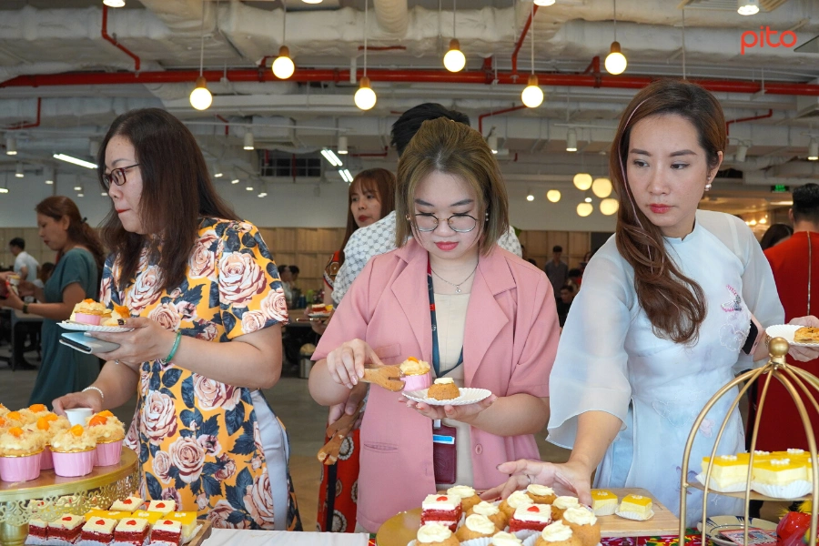 Chọn bánh Tea Break tại tiệc Tân niên