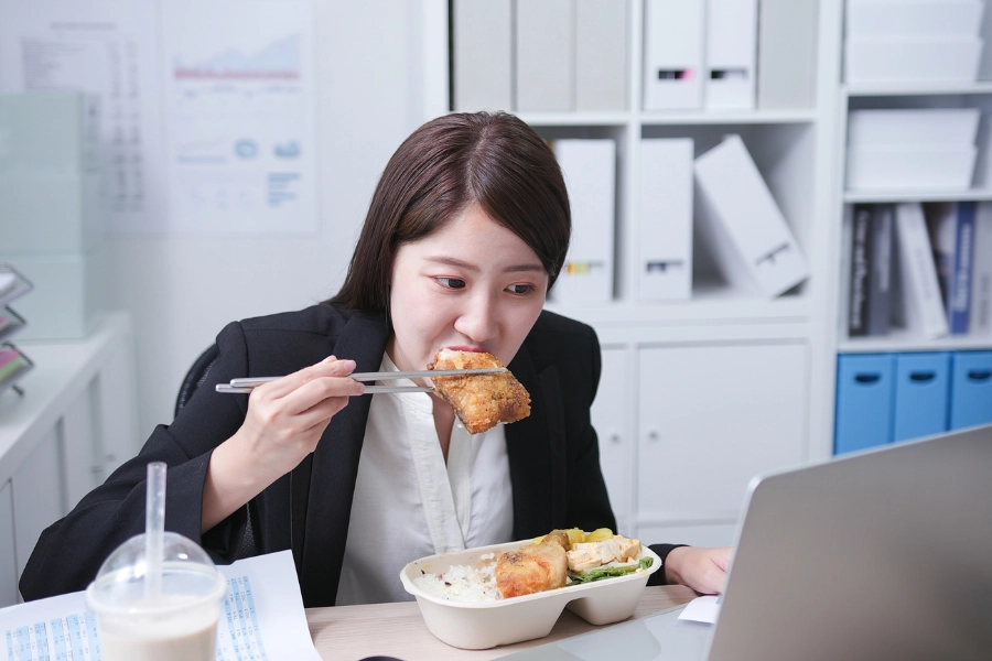 Khong-lam-viec-vao-gio-com-trua-PITO-Cloud-Canteen Không làm việc vào giờ cơm trưa PITO Cloud Canteen