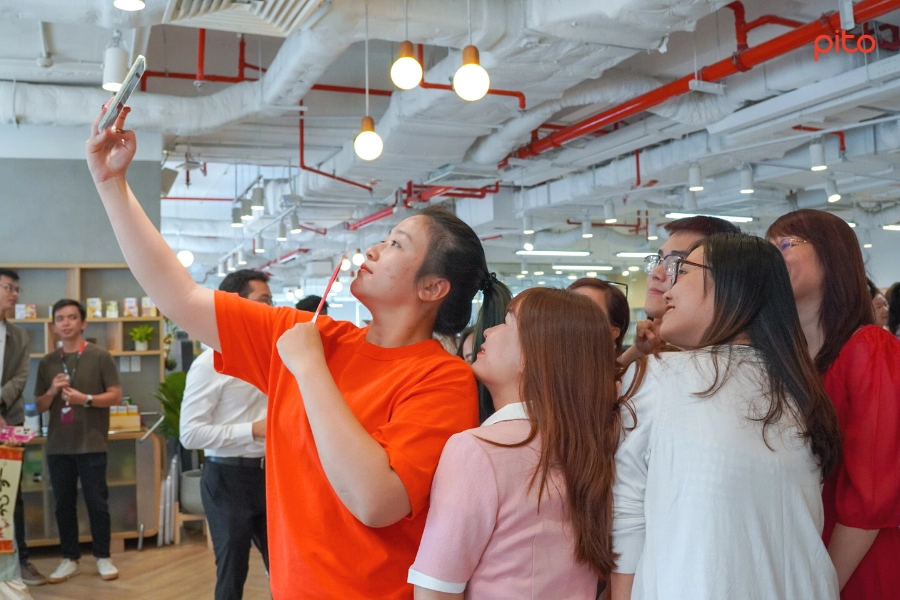 Nhân viên AIA vui tiệc Tân niên - PITO