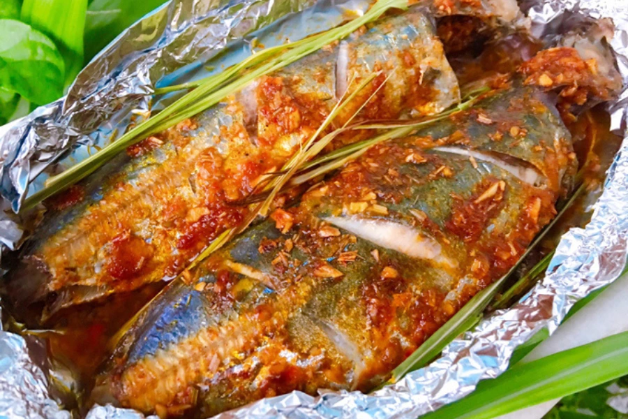 Com-trua-van-phong-ca-nuc-nuong-toi-PITO-Cloud-Canteen Cơm trưa văn phòng cá nục nướng tỏi - PITO Cloud Canteen