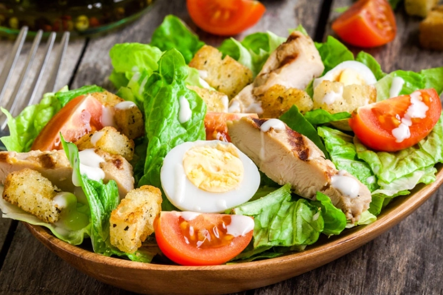Com-trua-van-phong-salad-uc-ga-PITO-Cloud-Canteen Cơm trưa văn phòng salad ức gà trứng luộc - PITO Cloud Canteen