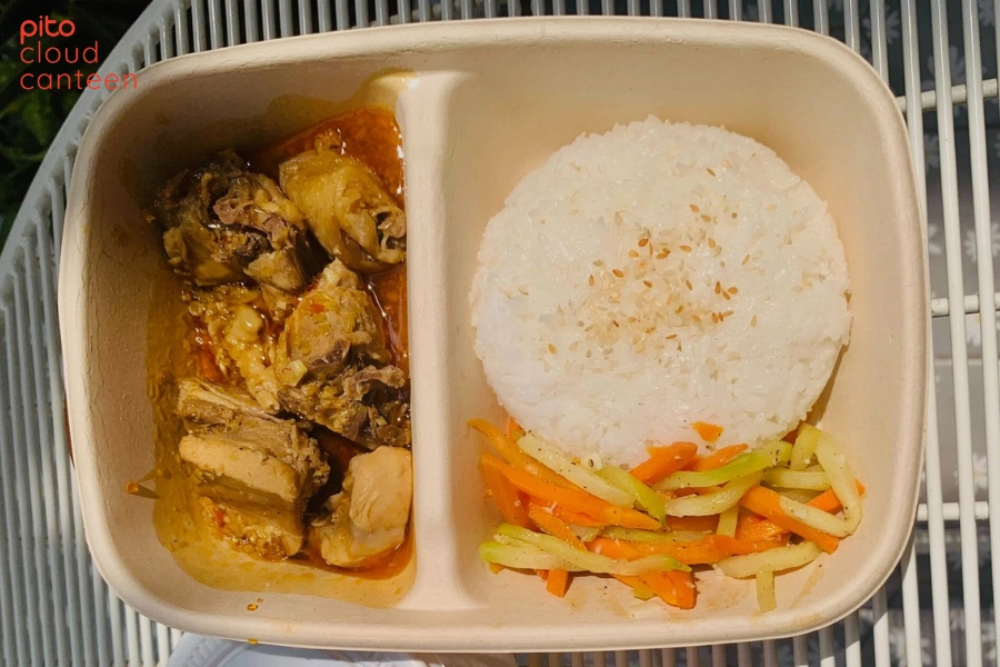 Thứ 4 cơm văn phòng món gà kho gừng - PITO Cloud Canteen