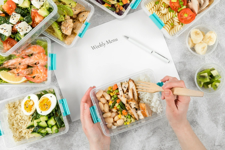 Thuc-don-com-van-phong-can-dam-bao-du-cac-nhom-chat-dinh-duong-PITO-Cloud-Canteen Thực đơn cơm văn phòng cần đảm bảo đủ các nhóm chất dinh dưỡng, đa dạng thực phẩm - PITO Cloud Canteen