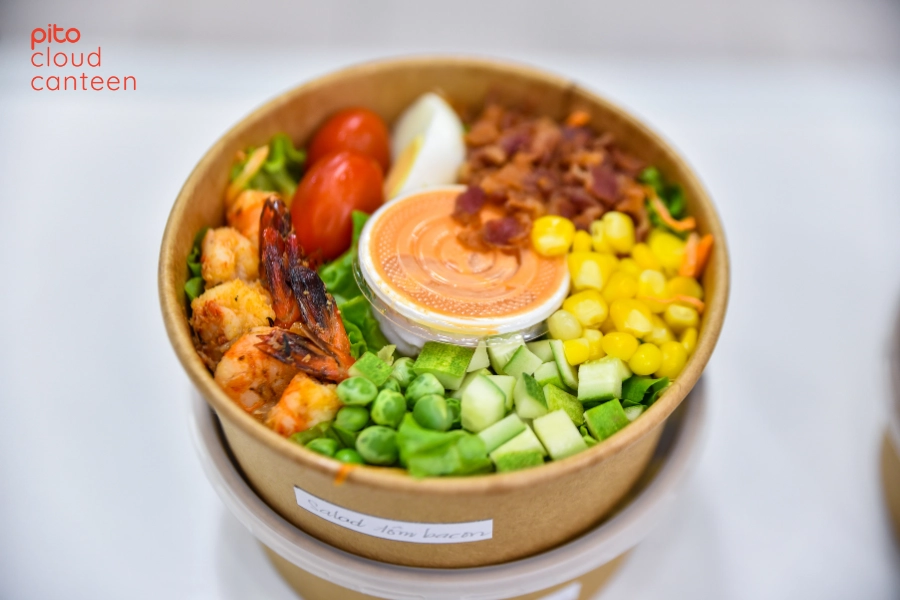 Ăn trưa healthy salad eat clean tôm bacon - PITO Cloud Canteen