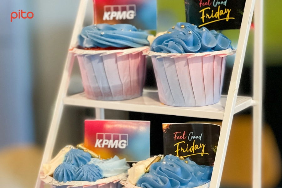 Bánh cupcake nhiều màu sắc