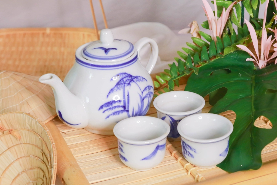 Bình trà trang trí văn phòng
