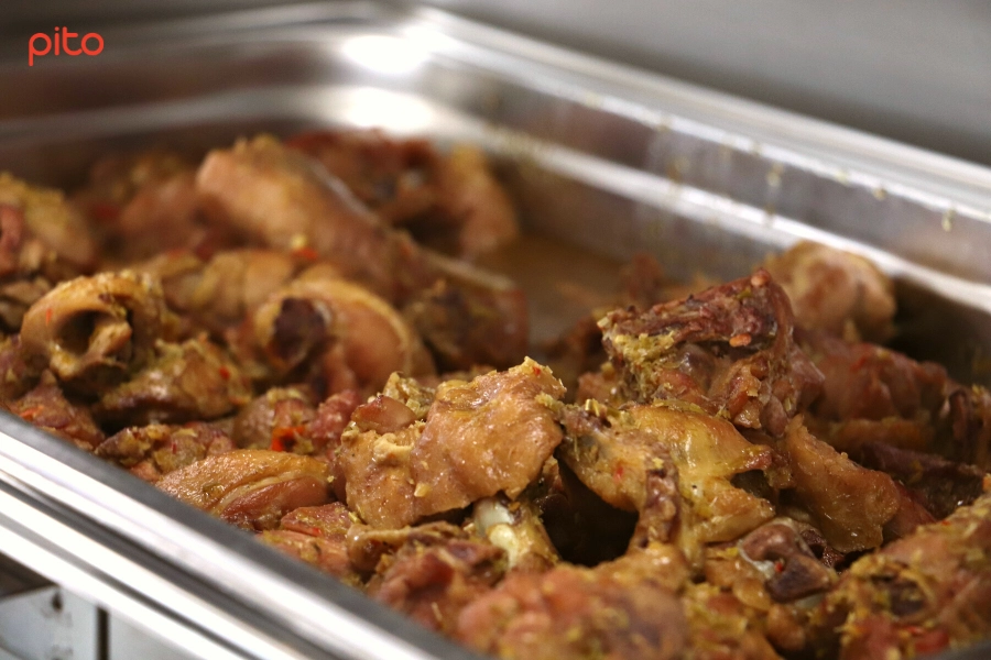Com-van-phong-Lazada-bo-kho-gung-PITO Cơm văn phòng cho nhân viên Lazada - bò kho gừng - PITO